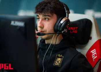 9z ficha a Adam «adamS» Mariana