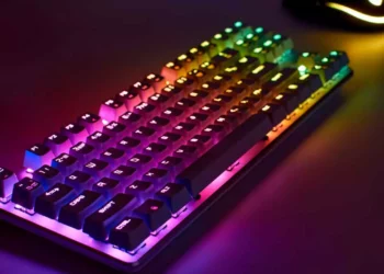 Conocido como RoberLobLaw2, este miembro de la comunidad presentó su innovador teclado que, en lugar de las clásicas teclas