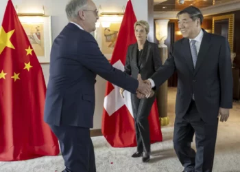 Después de semanas de medidas arancelarias recíprocas entre Estados Unidos y China, un encuentro de alto nivel en Ginebra ha dado un giro significativo a las tensiones comerciales.